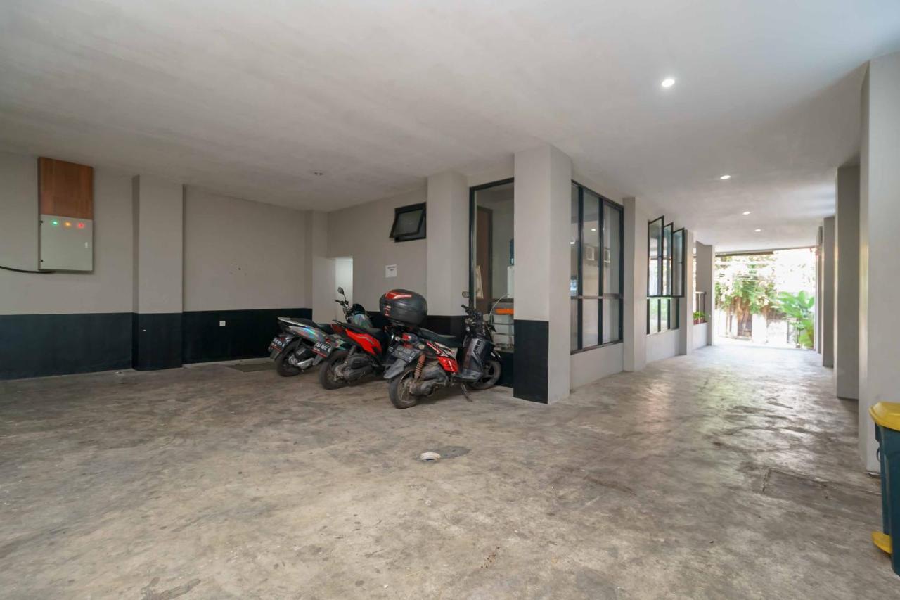 Reddoorz Plus Near Radio Dalam 3 Jakarta Extérieur photo