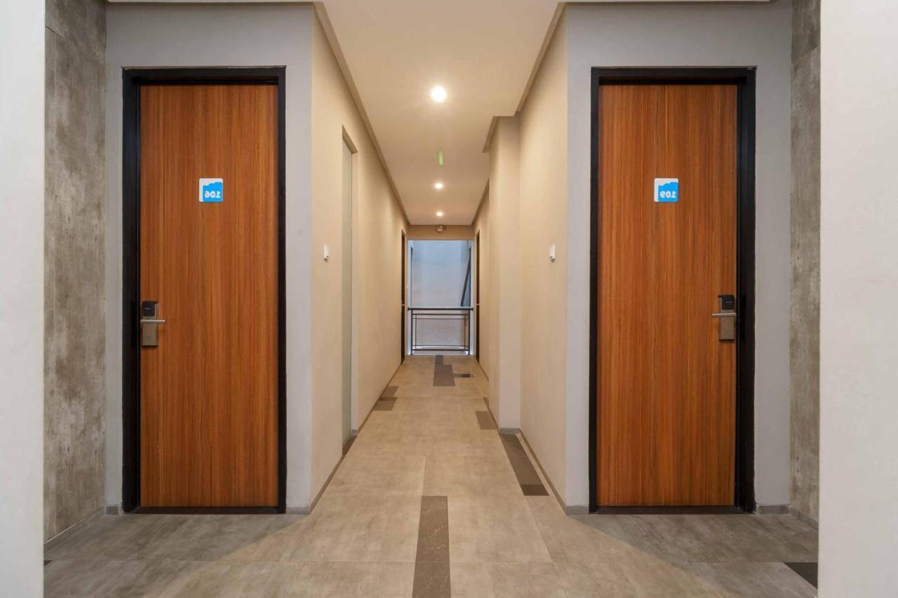 Reddoorz Plus Near Radio Dalam 3 Jakarta Extérieur photo