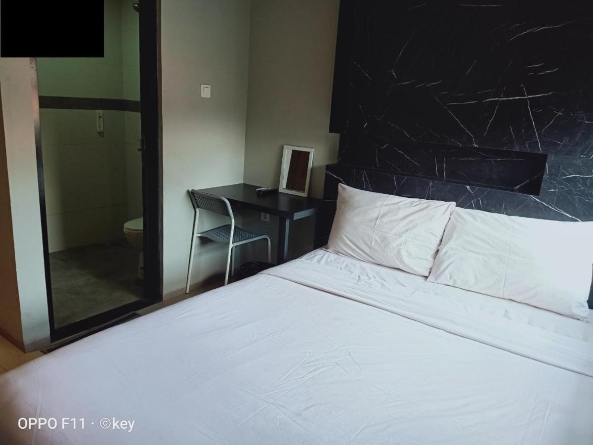 Reddoorz Plus Near Radio Dalam 3 Jakarta Extérieur photo