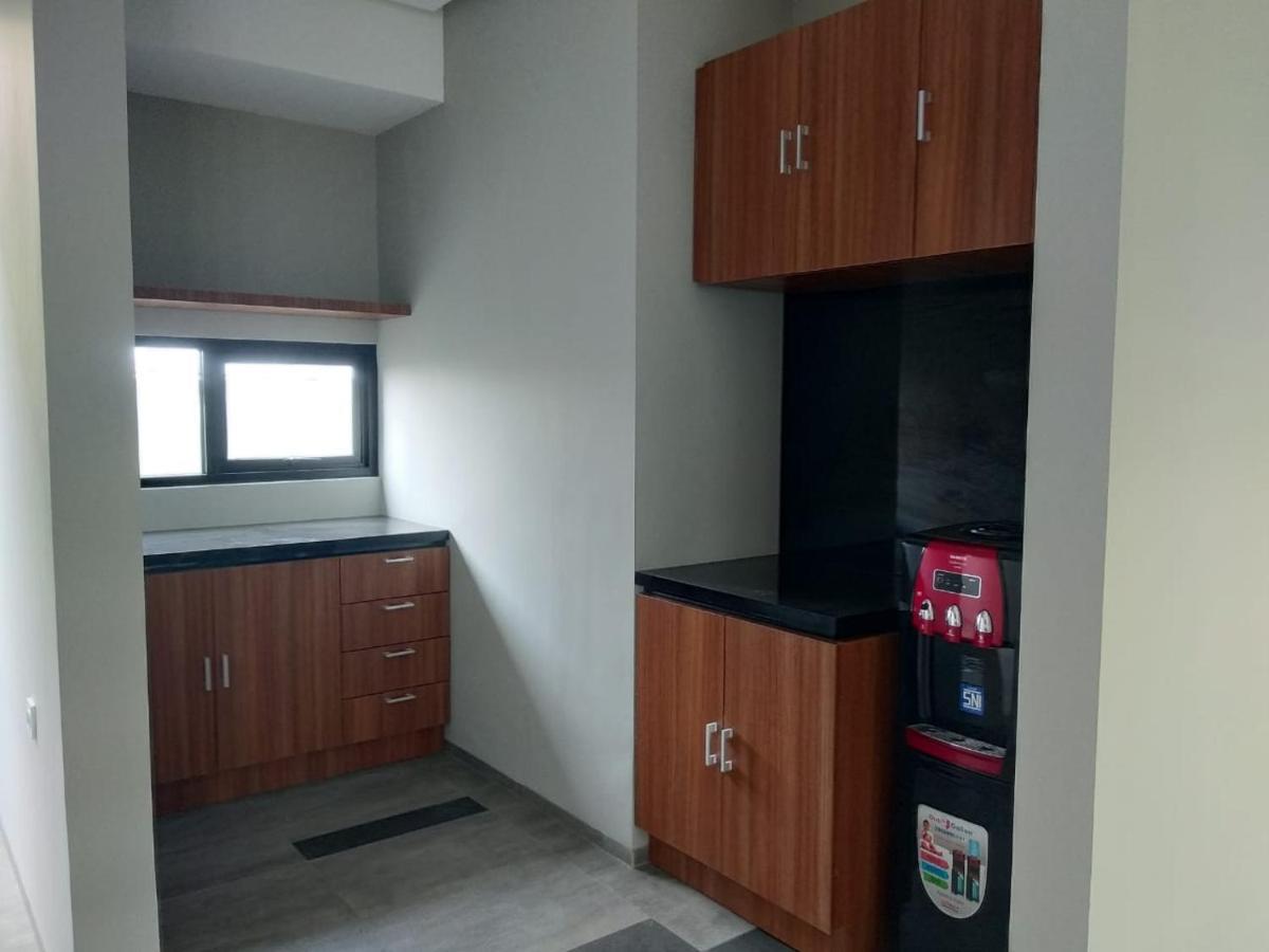 Reddoorz Plus Near Radio Dalam 3 Jakarta Extérieur photo