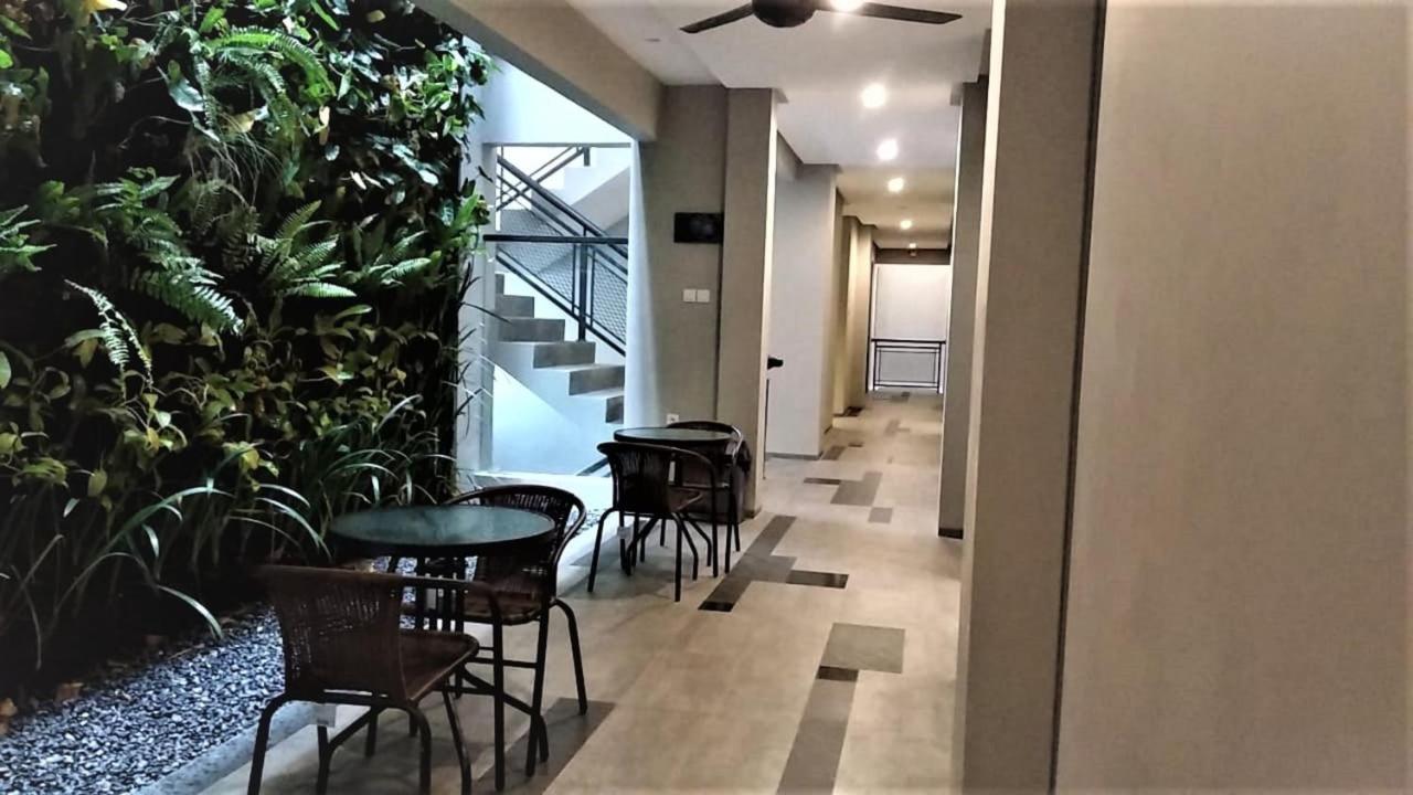Reddoorz Plus Near Radio Dalam 3 Jakarta Extérieur photo