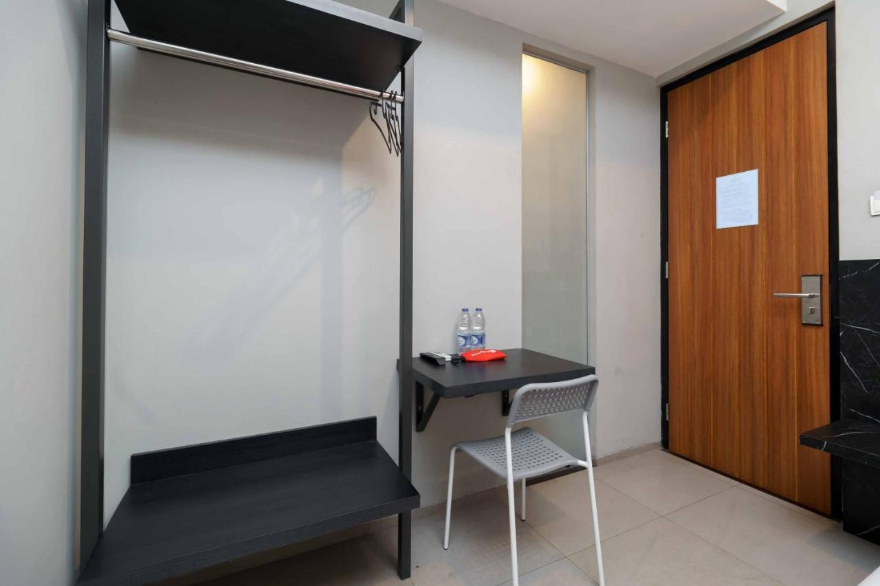Reddoorz Plus Near Radio Dalam 3 Jakarta Extérieur photo