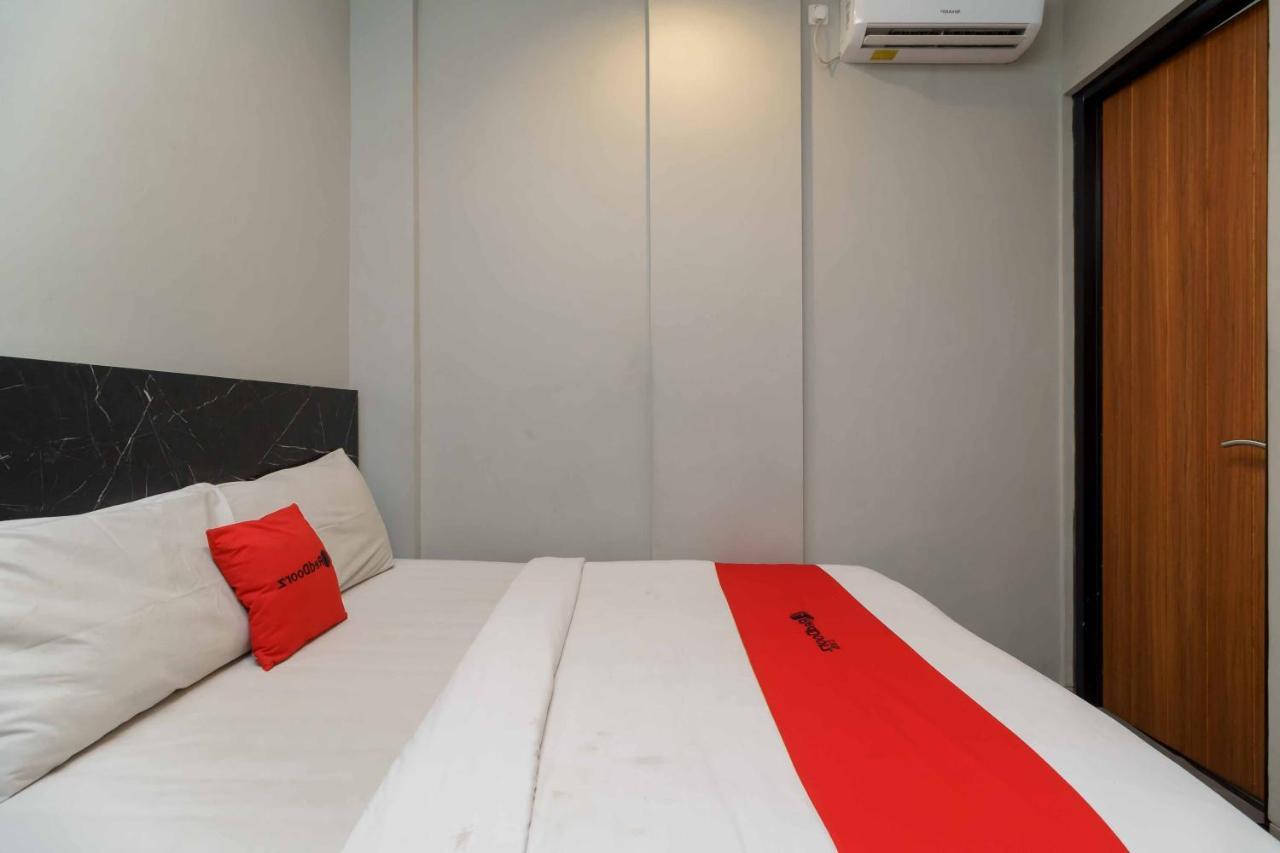 Reddoorz Plus Near Radio Dalam 3 Jakarta Extérieur photo