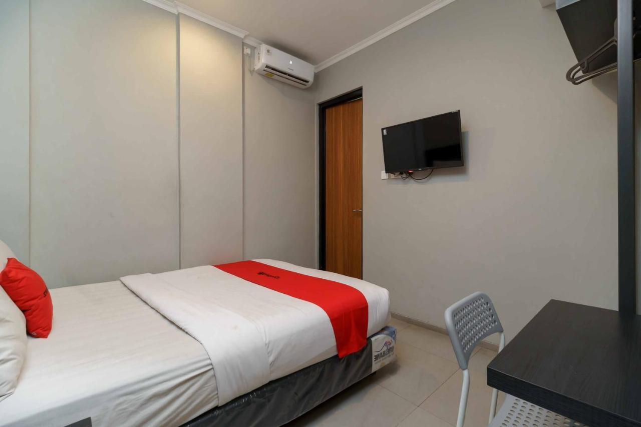 Reddoorz Plus Near Radio Dalam 3 Jakarta Extérieur photo